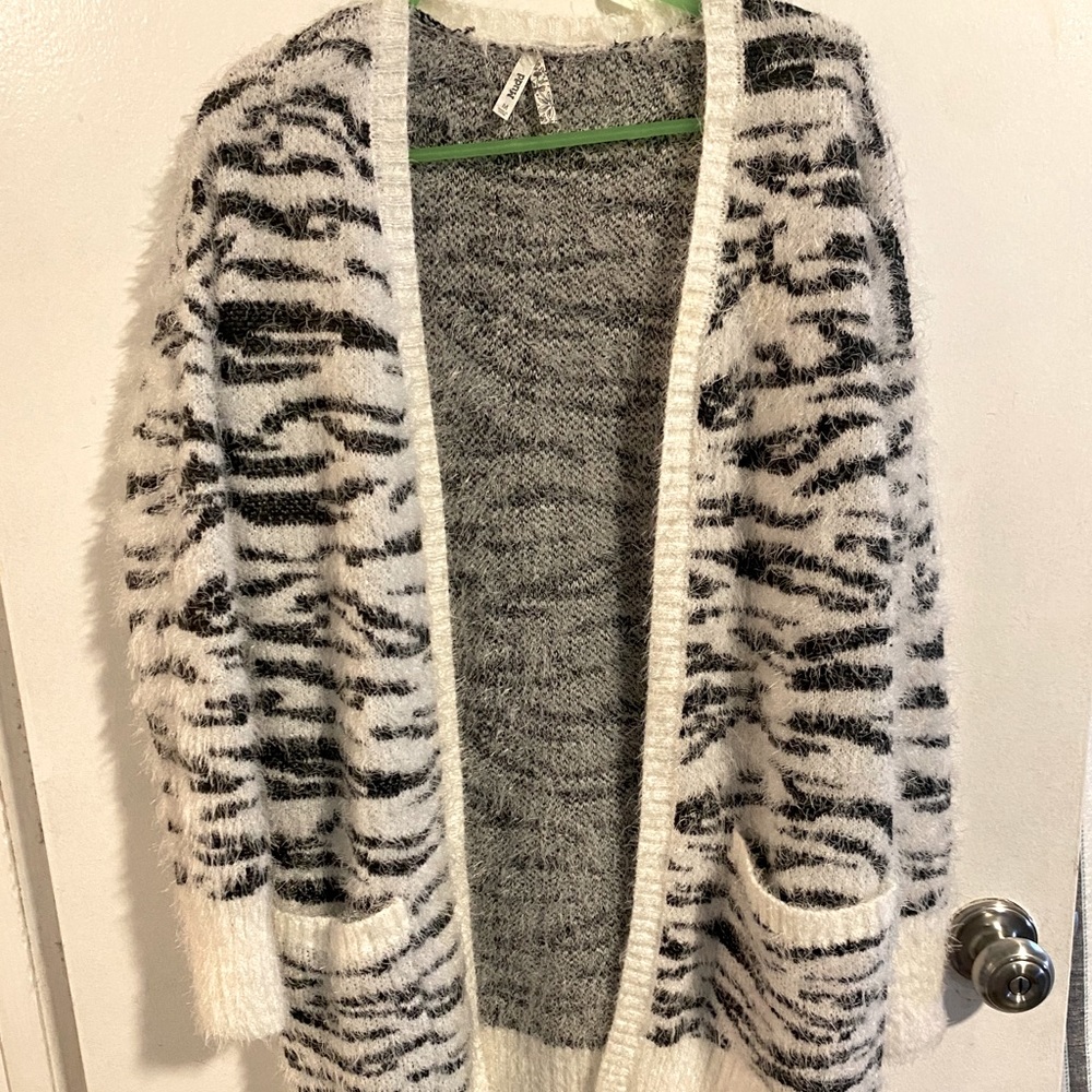 Super Soft Zebra Print Mudd Sweater